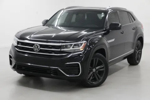 More photos of 2021 Volkswagen Atlas Cross Sport SE w/Technology R-Line at Jim Falk Motors, MO