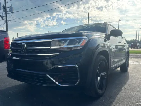 Black 2021 Volkswagen Atlas Cross Sport SE w/Technology R-Line for sale in Clinton, MO