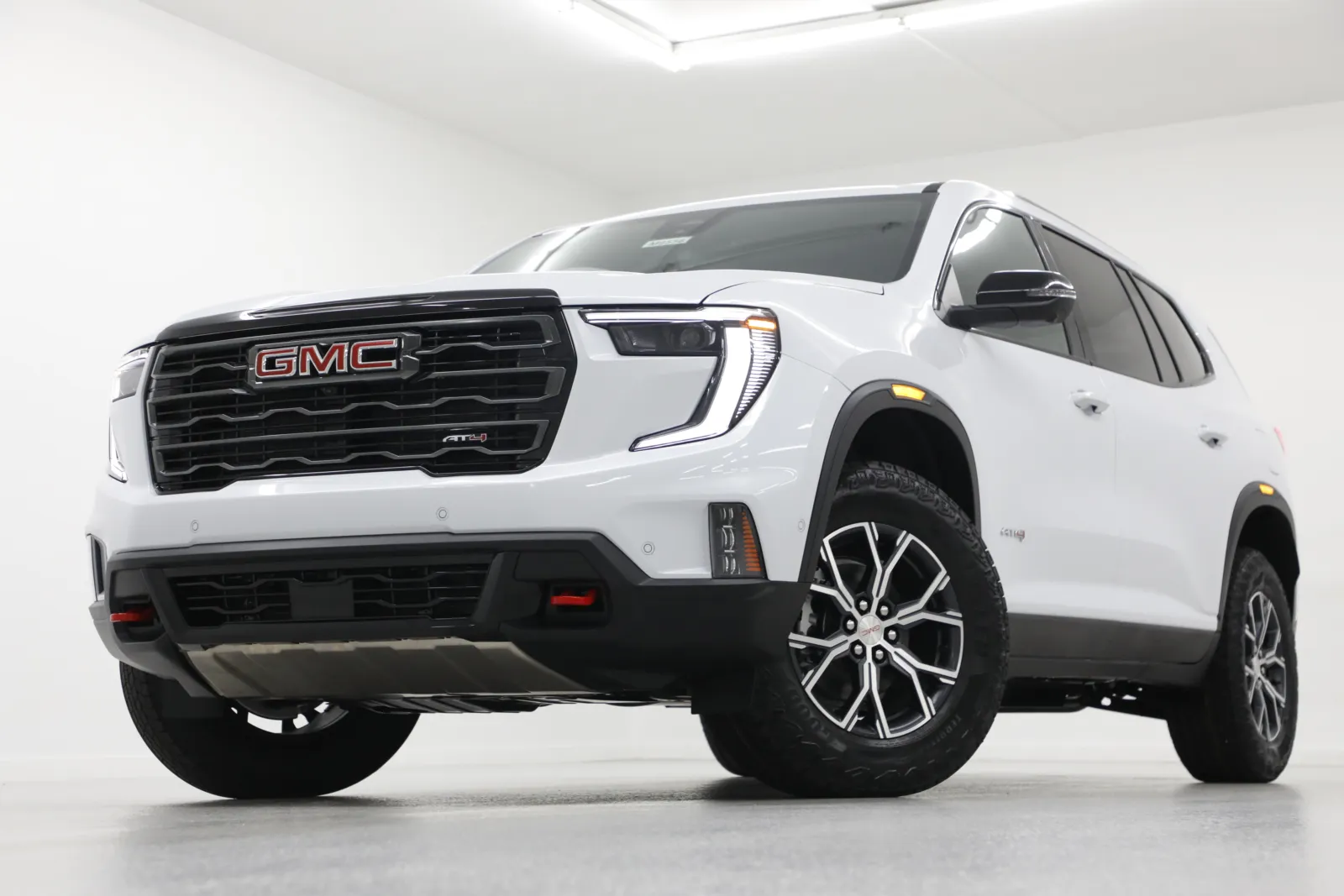 White 2026 GMC Acadia AT4 for sale in Clinton, MO