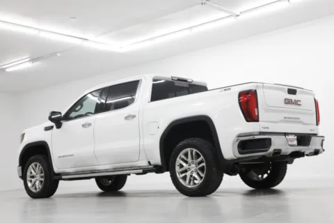 More photos of 2019 GMC Sierra 1500 SLT at Jim Falk Motors, MO