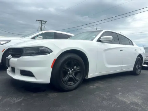 White 2015 Dodge Charger SE for sale in Clinton, MO