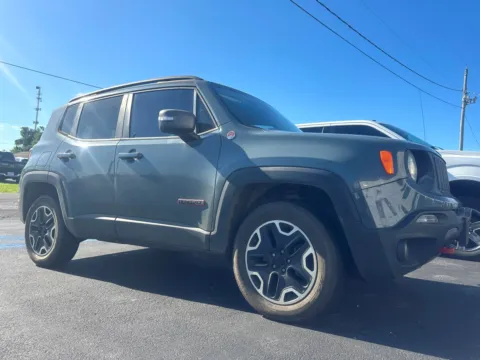 Gray 2016 Jeep Renegade Trailhawk for sale in Clinton, MO