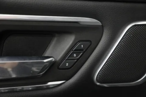 More photos of 2022 Ram 1500 Laramie at Jim Falk Motors, MO