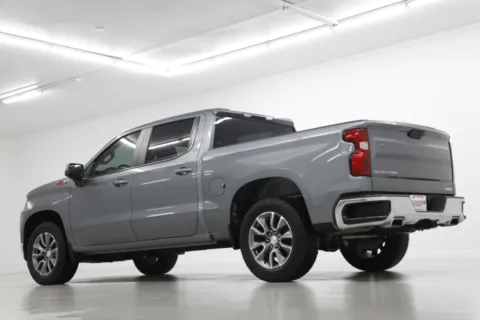 More photos of 2021 Chevrolet Silverado 1500 LT at Jim Falk Motors, MO