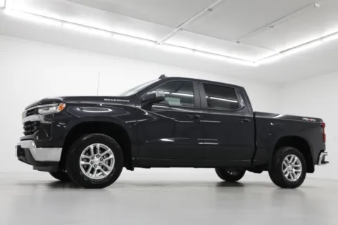 Photos of 2023 Chevrolet Silverado 1500 LT for sale in Clinton, MO at Jim Falk Motors