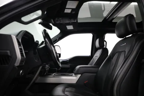 More photos of 2021 Ford Super Duty F-450 DRW Platinum at Jim Falk Motors, MO
