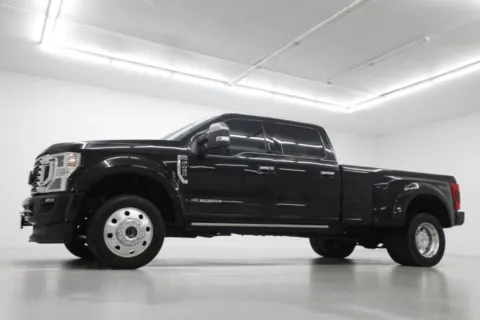 Photos of 2021 Ford Super Duty F-450 DRW Platinum for sale in Clinton, MO at Jim Falk Motors