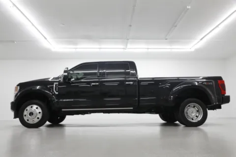 Another view of 2021 Ford Super Duty F-450 DRW Platinum for sale in Clinton, MO at Jim Falk Motors