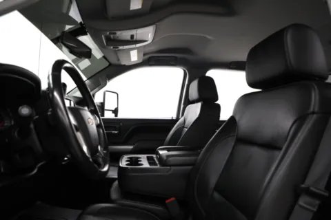 More photos of 2019 Chevrolet Silverado 3500HD LT at Jim Falk Motors, MO