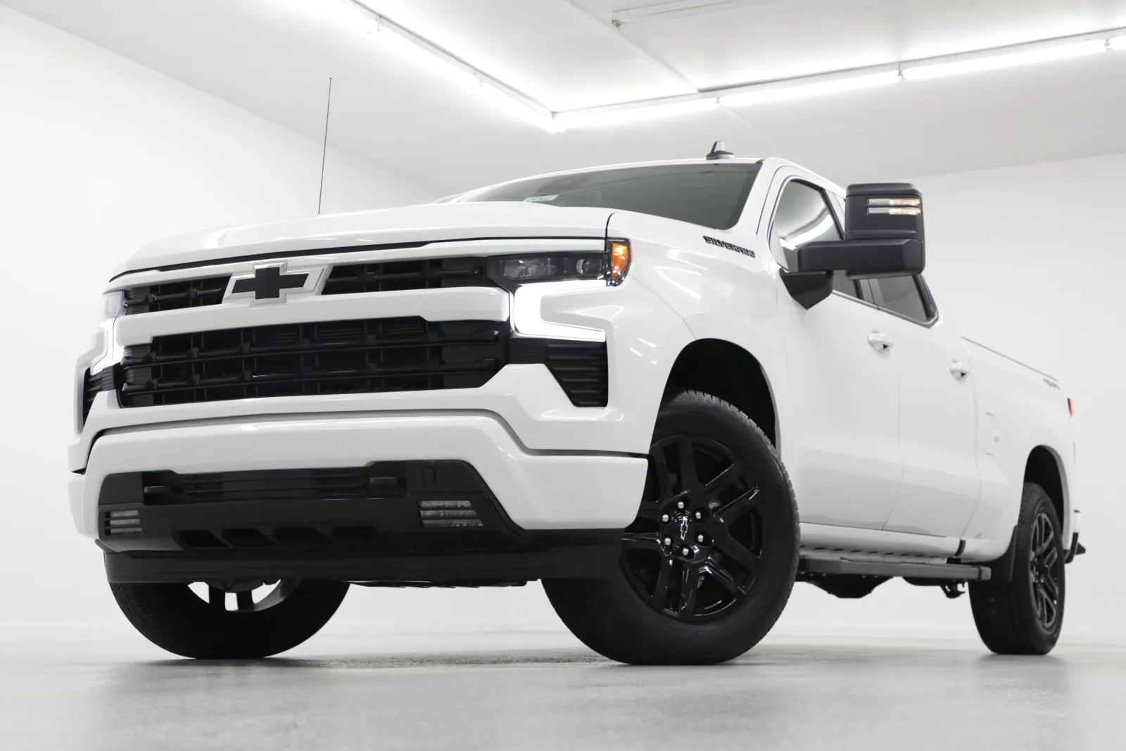 White 2026 Chevrolet Silverado 1500 RST for sale in Clinton, MO