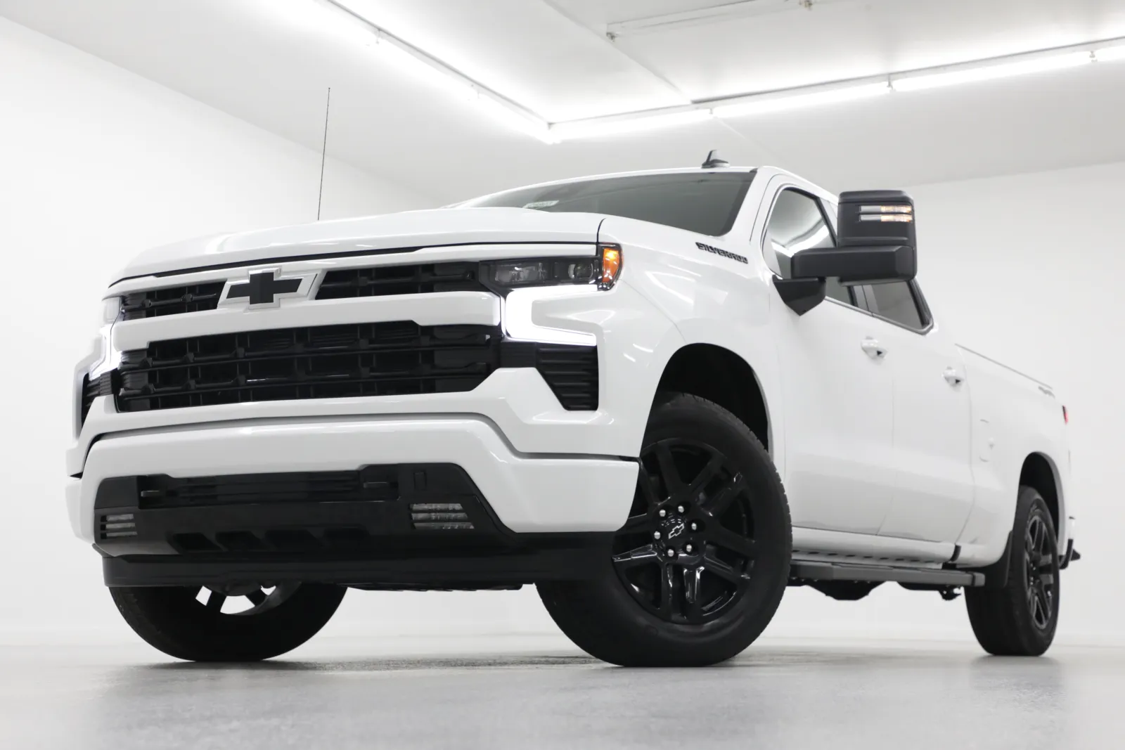 White 2026 Chevrolet Silverado 1500 RST for sale in Clinton, MO