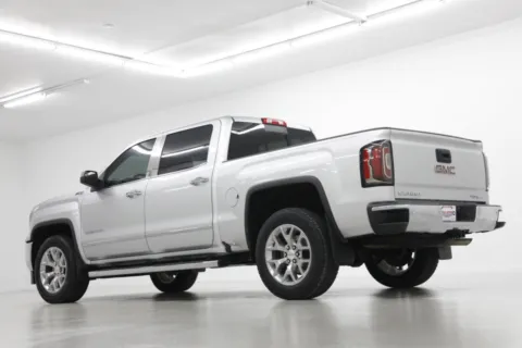 More photos of 2018 GMC Sierra 1500 SLT at Jim Falk Motors, MO