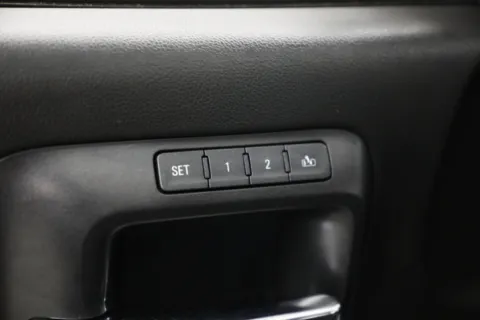 More photos of 2018 GMC Sierra 1500 SLT at Jim Falk Motors, MO