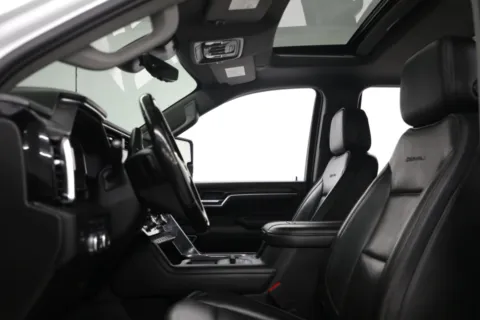 More photos of 2024 GMC Sierra 2500HD Denali at Jim Falk Motors, MO