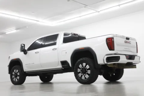 More photos of 2024 GMC Sierra 2500HD Denali at Jim Falk Motors, MO