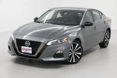 More photos of 2022 Nissan Altima 2.5 SR at Jim Falk Motors, MO
