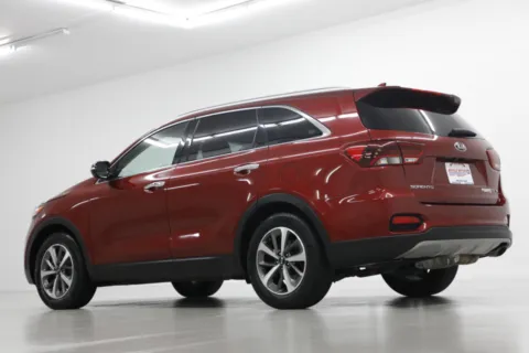 More photos of 2019 Kia Sorento EX V6 at Jim Falk Motors, MO