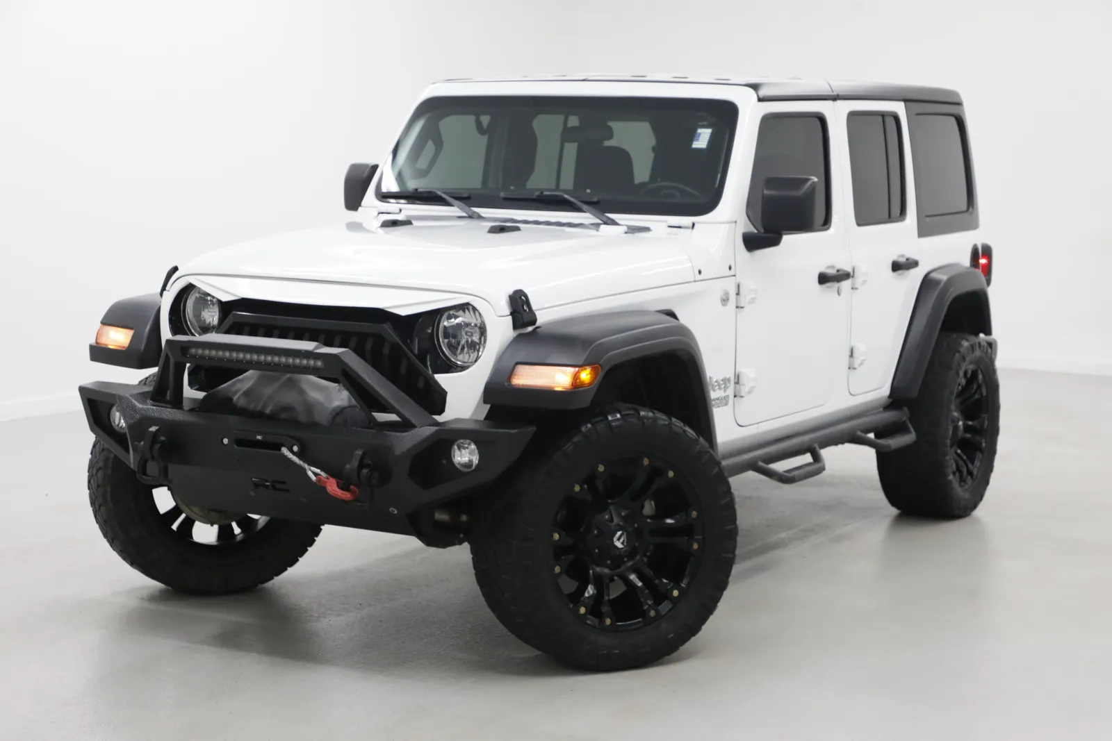 White 2018 Jeep Wrangler Unlimited Sport S for sale in Clinton, MO