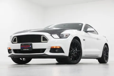 White 2017 Ford Mustang GT for sale in Clinton, MO