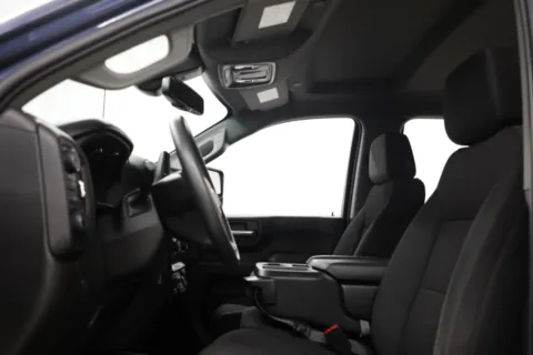 More photos of 2022 Chevrolet Silverado 2500HD Custom at Jim Falk Motors, MO