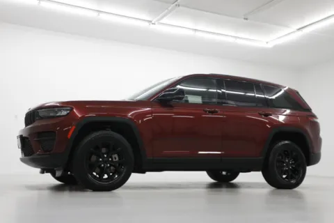 Photos of 2024 Jeep Grand Cherokee Altitude for sale in Clinton, MO at Jim Falk Motors