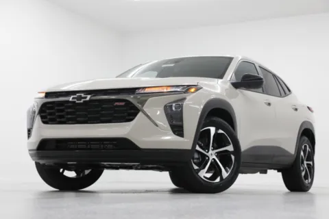 White 2026 Chevrolet Trax 1RS for sale in Clinton, MO