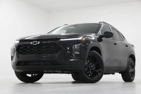 Black 2026 Chevrolet Trax LT for sale in Clinton, MO