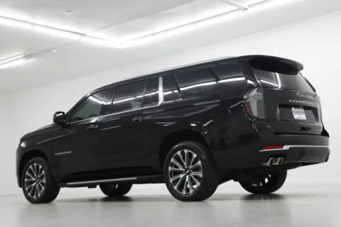 More photos of 2026 Chevrolet Suburban High Country at Jim Falk Motors, MO