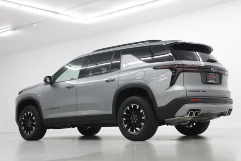 More photos of 2025 Chevrolet Traverse Z71 at Jim Falk Motors, MO
