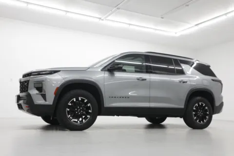 Photos of 2025 Chevrolet Traverse Z71 for sale in Clinton, MO at Jim Falk Motors