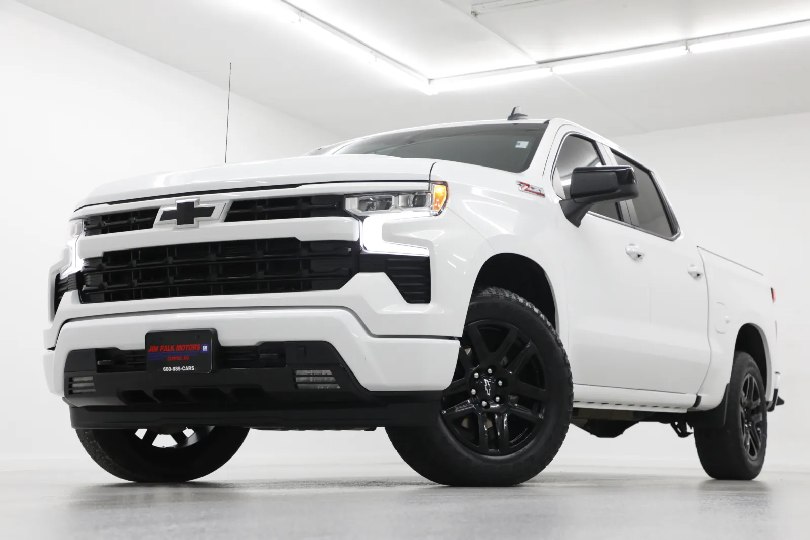 White 2023 Chevrolet Silverado 1500 RST for sale in Clinton, MO