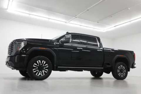Photos of 2024 GMC Sierra 2500HD Denali Ultimate for sale in Clinton, MO at Jim Falk Motors