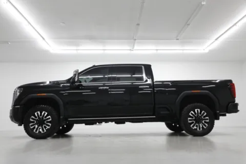Another view of 2024 GMC Sierra 2500HD Denali Ultimate for sale in Clinton, MO at Jim Falk Motors