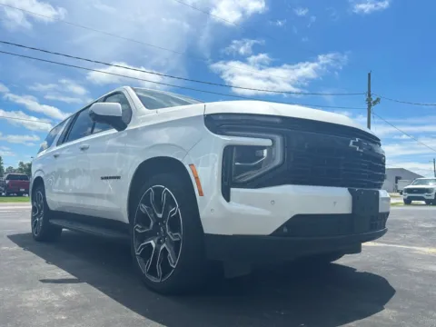 White 2025 Chevrolet Suburban RST for sale in Clinton, MO