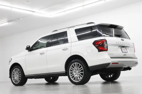 More photos of 2022 Ford Expedition Limited at Jim Falk Motors, MO
