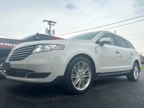 Unknown 2019 Lincoln MKT Standard for sale in Clinton, MO