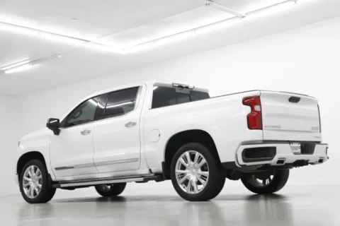 Another view of 2022 Chevrolet Silverado 1500 High Country for sale in Clinton, MO at Jim Falk Motors