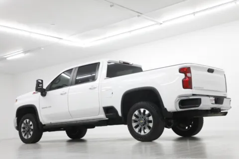 More photos of 2022 Chevrolet Silverado 3500HD LT at Jim Falk Motors, MO