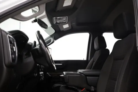 More photos of 2022 Chevrolet Silverado 3500HD LT at Jim Falk Motors, MO