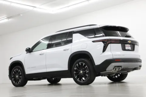More photos of 2026 Chevrolet Traverse AWD LT at Jim Falk Motors, MO