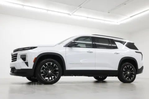 Photos of 2026 Chevrolet Traverse AWD LT for sale in Clinton, MO at Jim Falk Motors