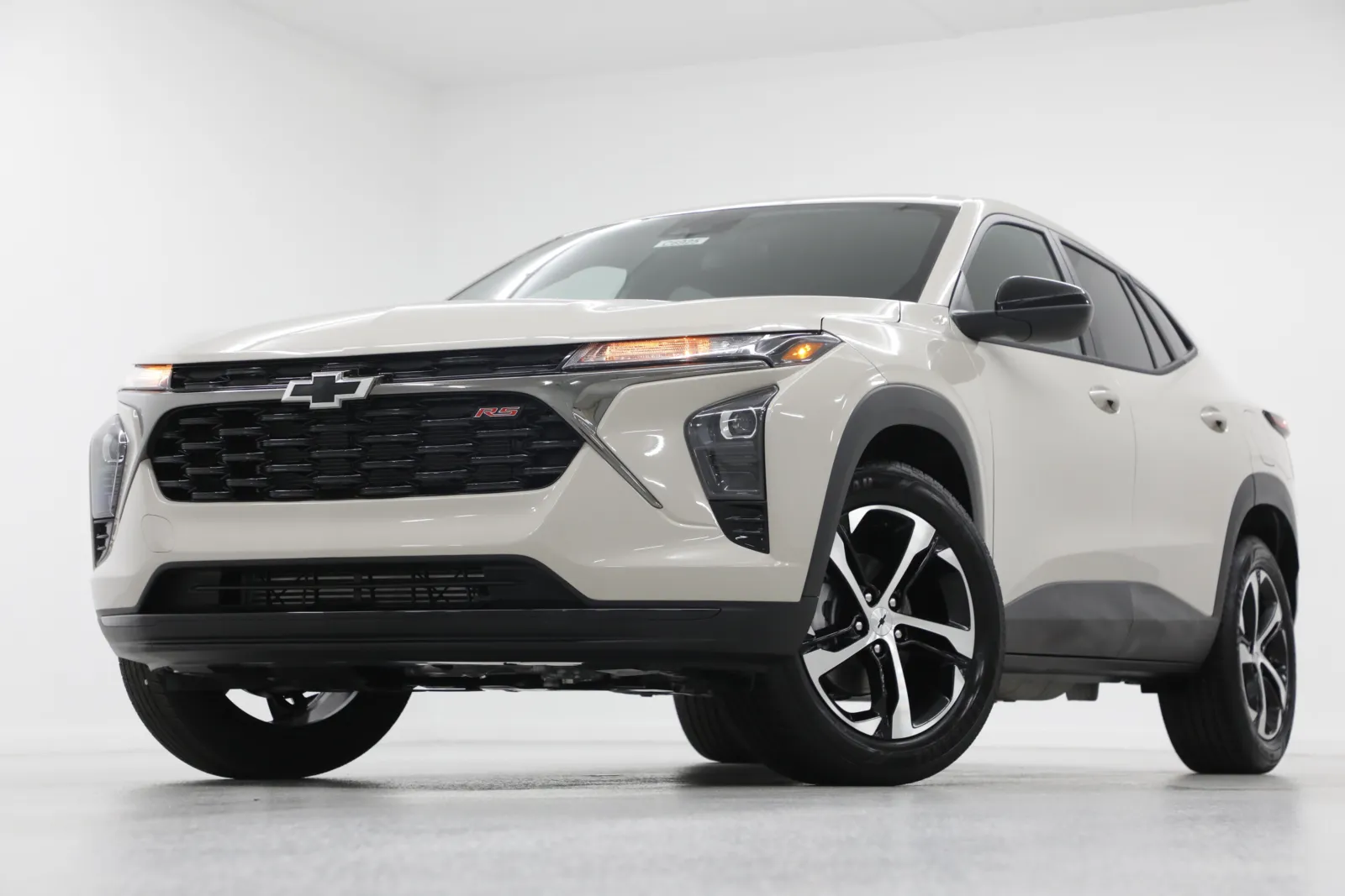 White 2026 Chevrolet Trax 1RS for sale in Clinton, MO
