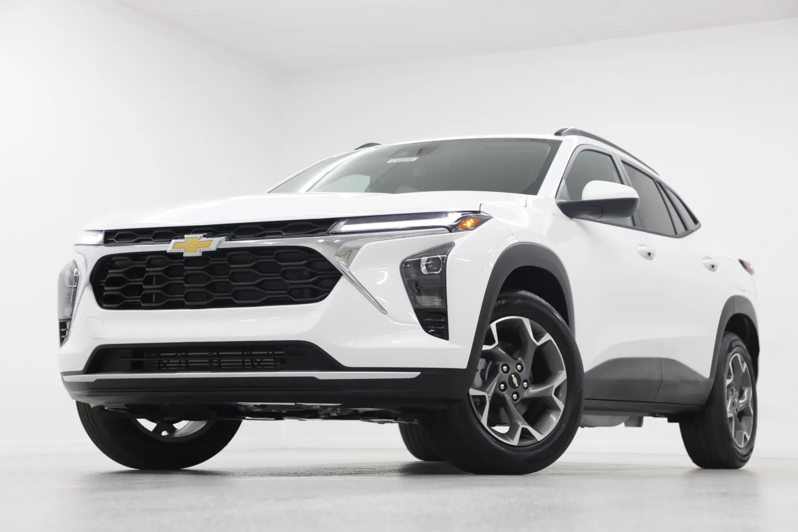 White 2026 Chevrolet Trax LT for sale in Clinton, MO