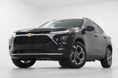 Black 2026 Chevrolet Trax LT for sale in Clinton, MO
