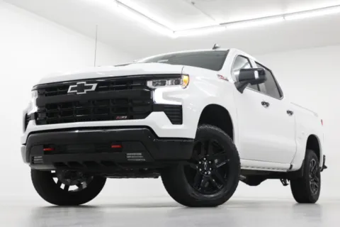 White 2026 Chevrolet Silverado 1500 LT Trail Boss for sale in Clinton, MO