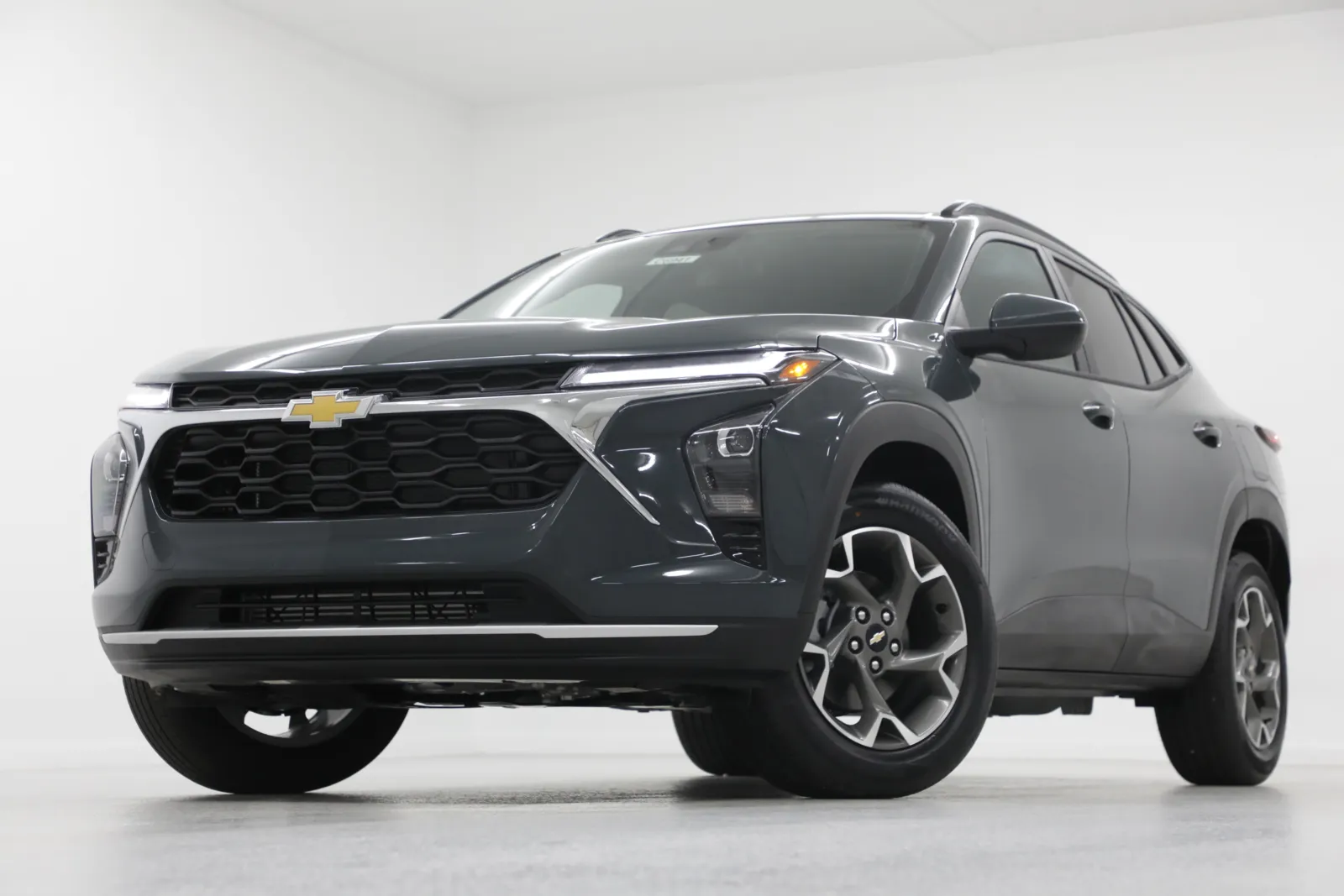 Gray 2026 Chevrolet Trax LT for sale in Clinton, MO