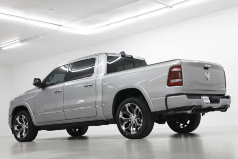 More photos of 2022 Ram 1500 Limited at Jim Falk Motors, MO