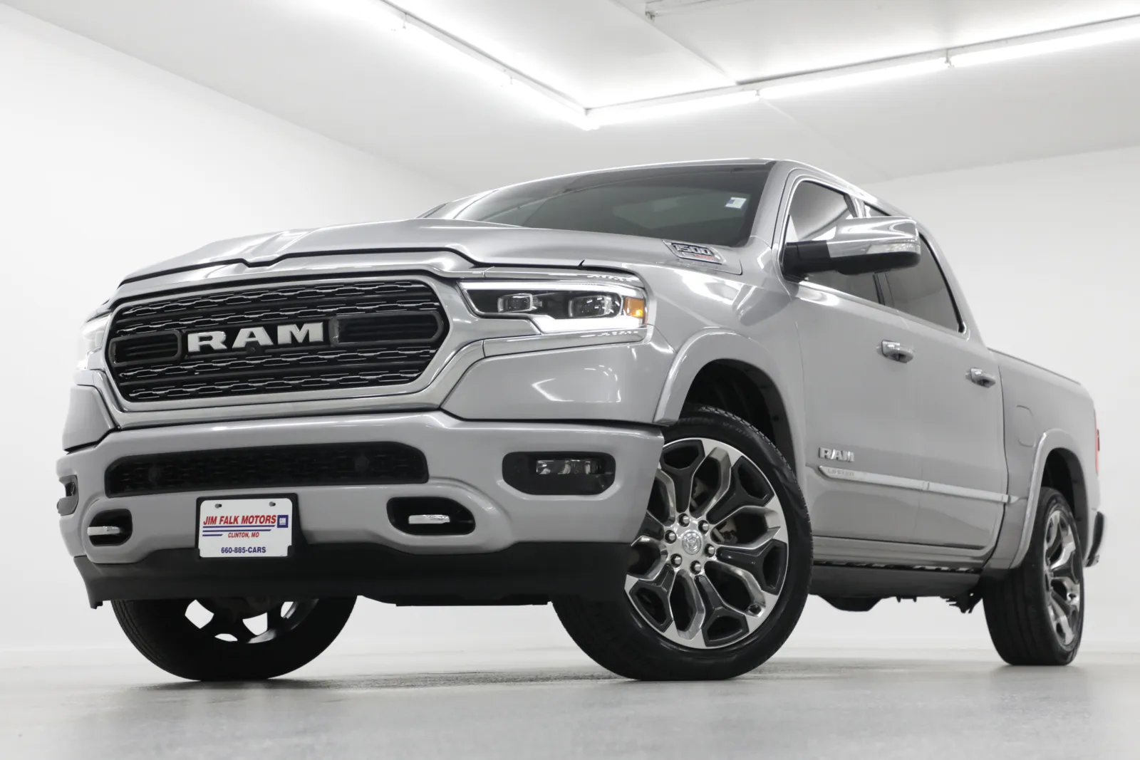 Silver 2022 Ram 1500 Limited for sale in Clinton, MO
