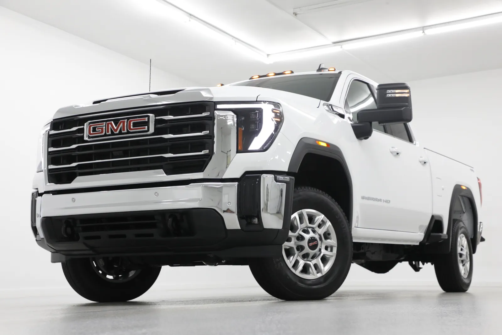 White 2026 GMC Sierra 2500 HD SLE for sale in Clinton, MO