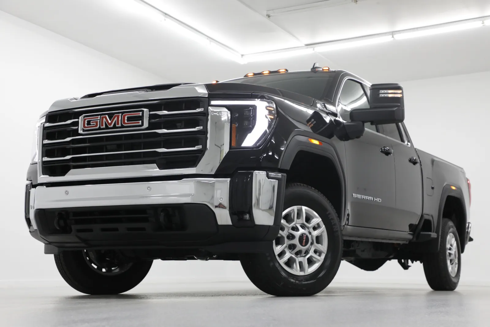 Black 2026 GMC Sierra 2500 HD SLE for sale in Clinton, MO